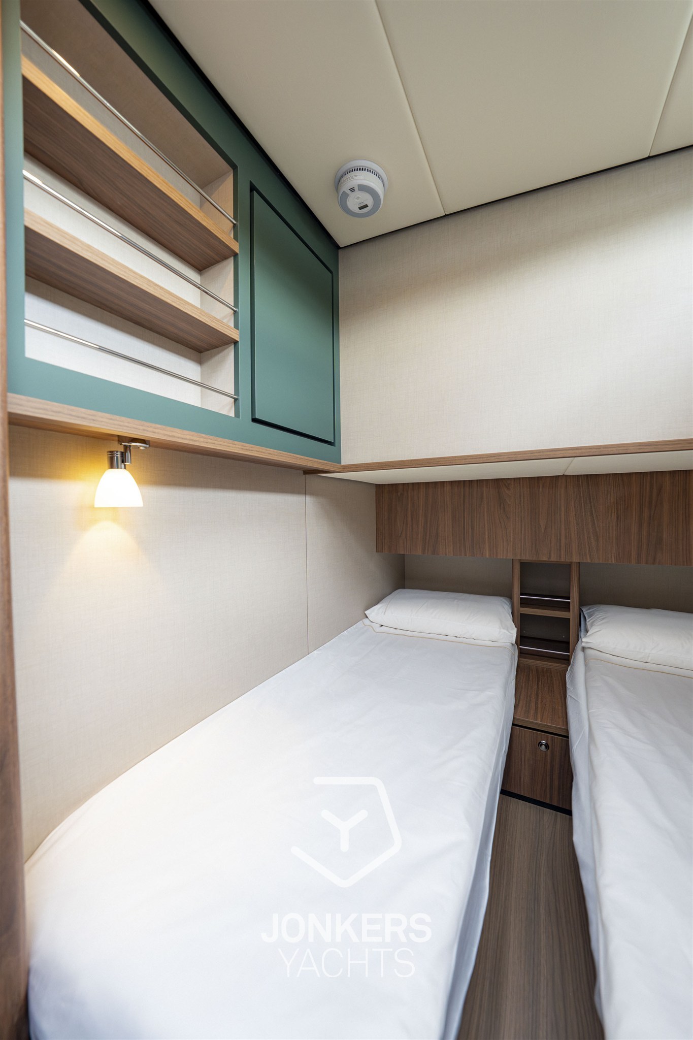 [I] Linssen Grand Sturdy 40.1 AC Mystic Green (79).jpg