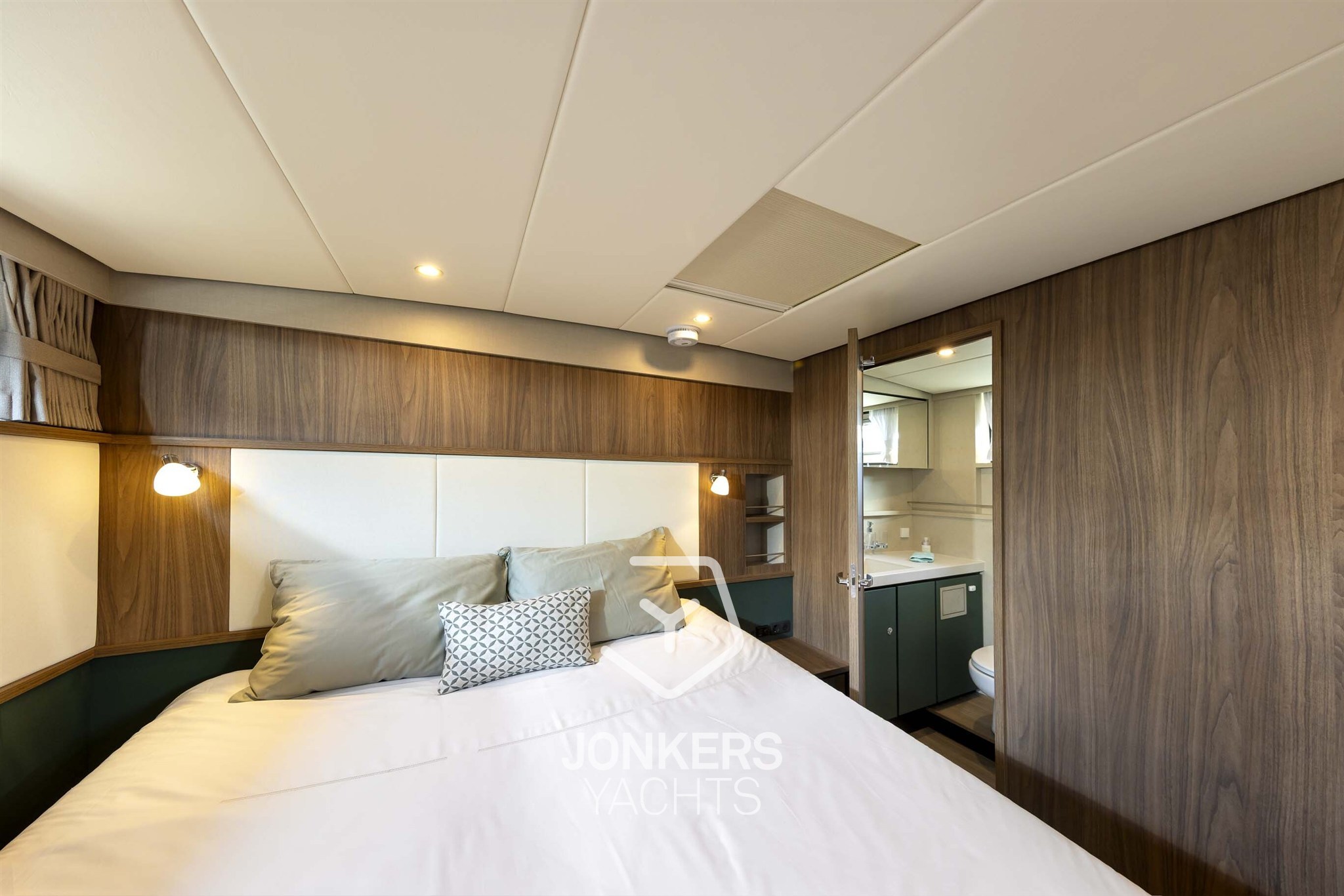 [I] Linssen Grand Sturdy 40.1 AC Mystic Green (20).jpg