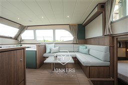 [I] Linssen Grand Sturdy 40.1 AC Mystic Green (68).jpg