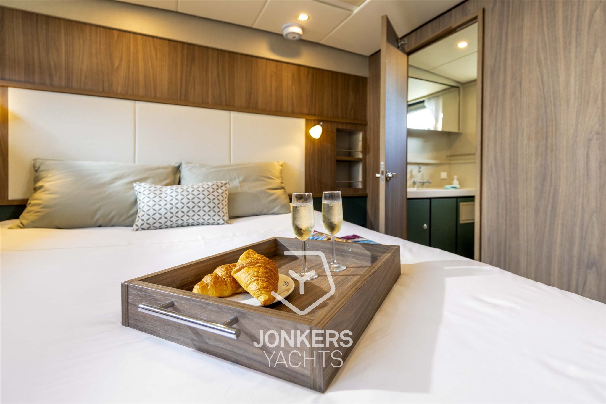 [I] Linssen Grand Sturdy 40.1 AC Mystic Green (16).jpg