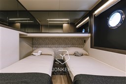 [I] ABSOLUTE 52 FLY-39