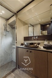 [I] ABSOLUTE 52 FLY-183