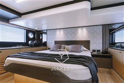 [I] ABSOLUTE 52 FLY-249