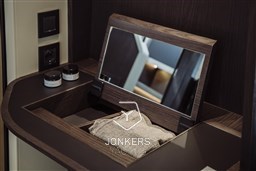 [I] ABSOLUTE 52 FLY-179