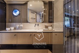 [I] ABSOLUTE 56 FLY-133