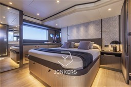 [I] ABSOLUTE 56 FLY-176