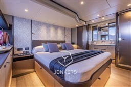 [I] ABSOLUTE 56 FLY-182