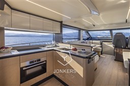 [E] ABSOLUTE 56 FLY-527