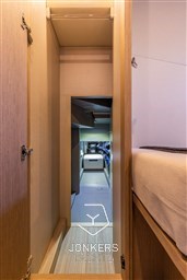 [I] ABSOLUTE 56 FLY-161