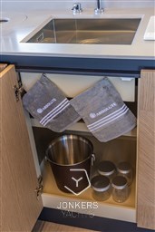 [I] ABSOLUTE 56 FLY-444