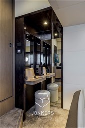 [I] 27-Absolute-Navetta48-VanityDesk-VipCabin