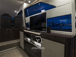 [I] Squadron_50_Interior_1499-min.jpg