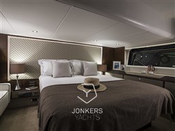 [I] Squadron_50_Interior_1517-min.jpg