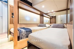 [I] Absolute-Navetta52-30