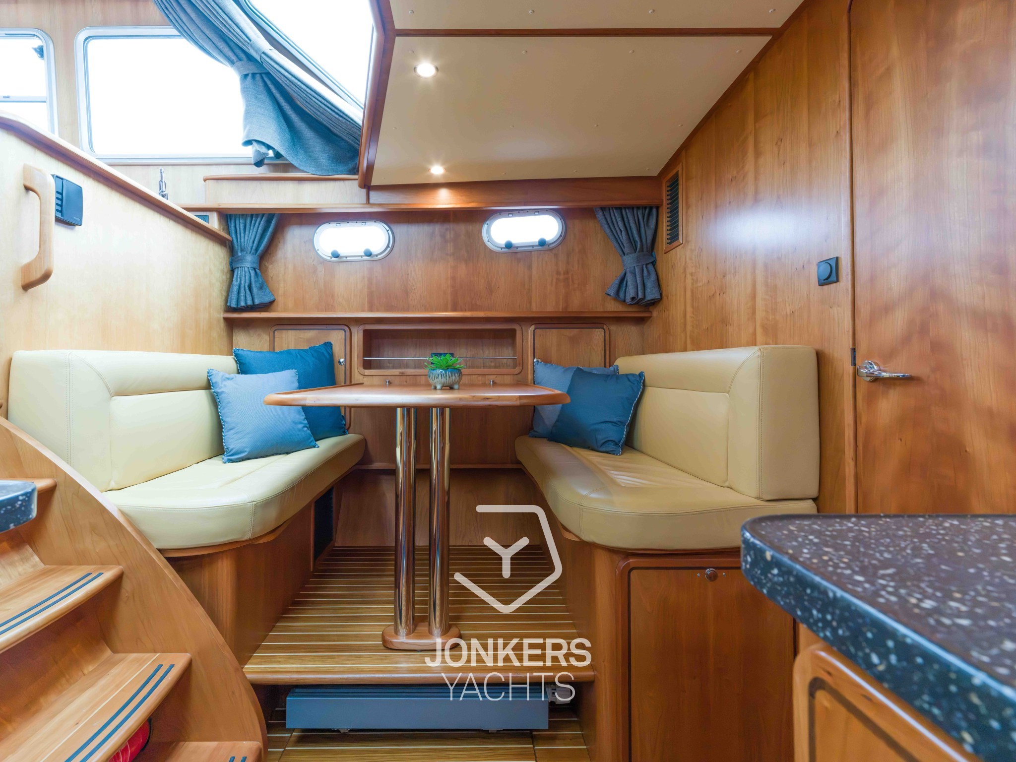 [I] Grand Sturdy 430 AC MKII BN 2540 - Jonkers Yachts (1).jpg