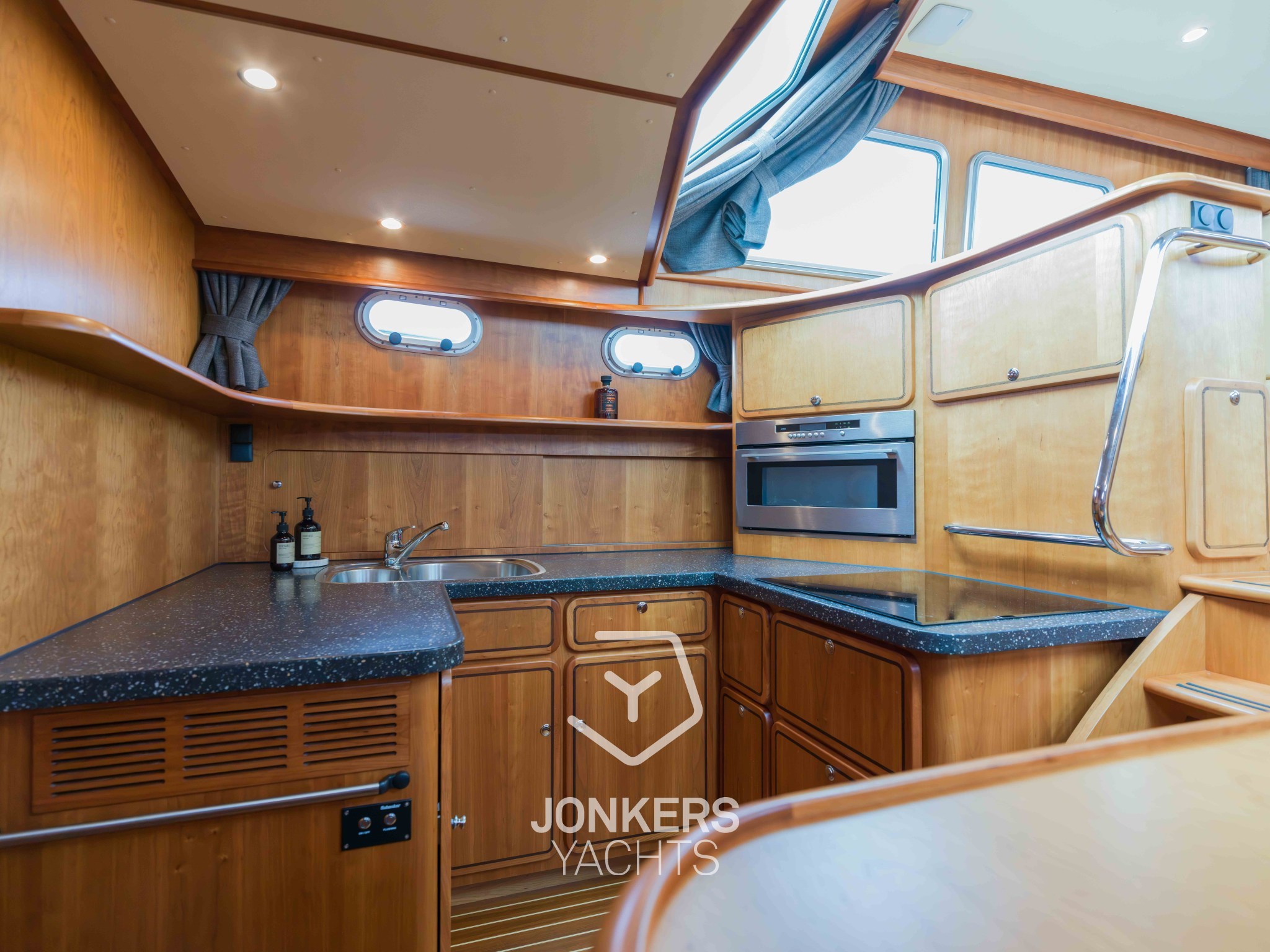 [I] Grand Sturdy 430 AC MKII BN 2540 - Jonkers Yachts (36).jpg