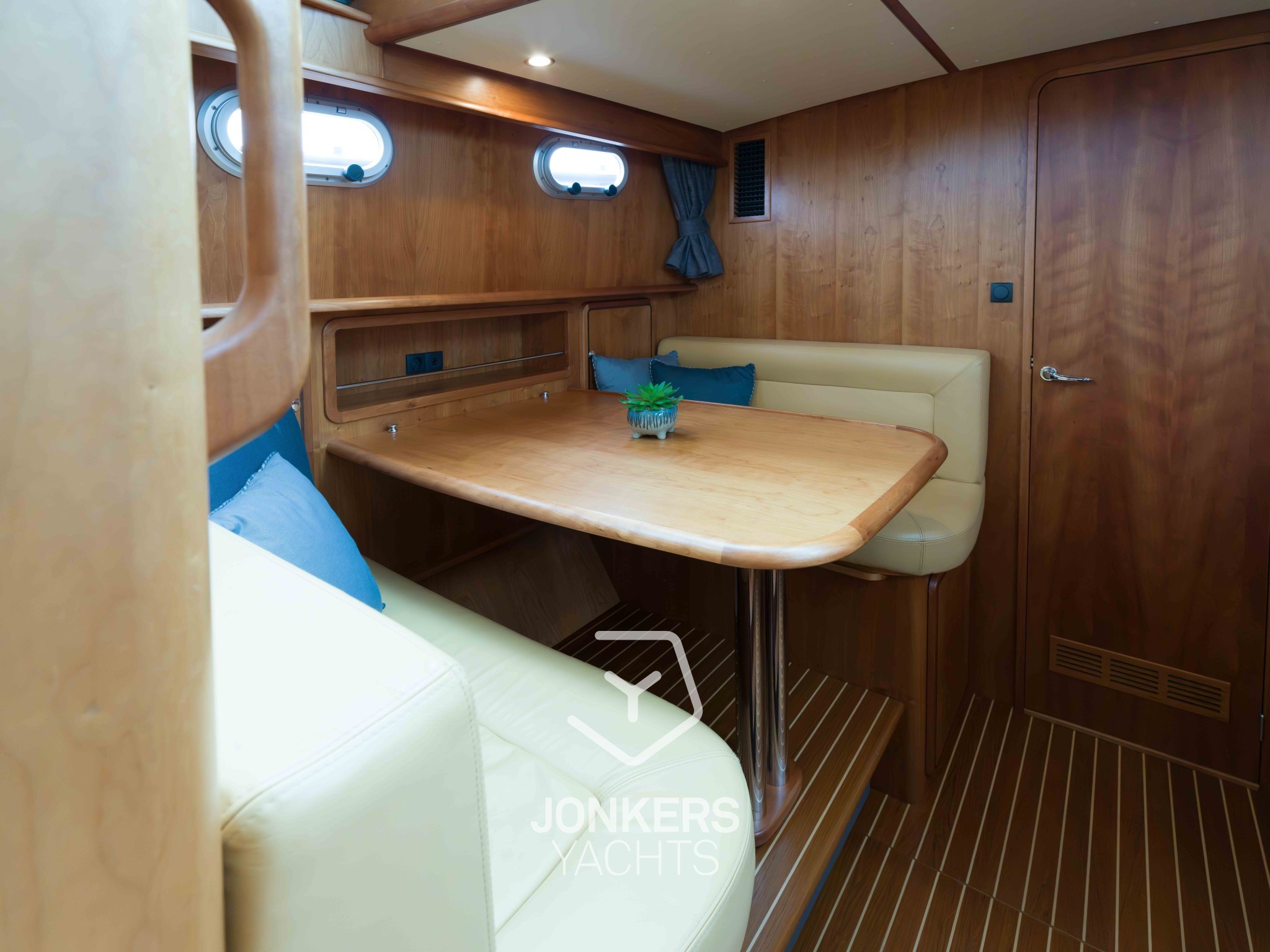 [I] Grand Sturdy 430 AC MKII BN 2540 - Jonkers Yachts (4).jpg