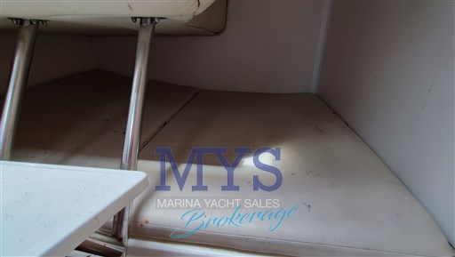 Boston Whaler 28 Conquest (16)