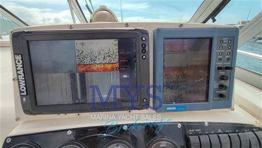 Boston Whaler 28 Conquest (02)