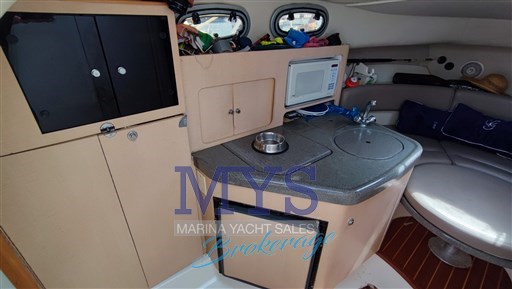 Boston Whaler 28 Conquest (11)