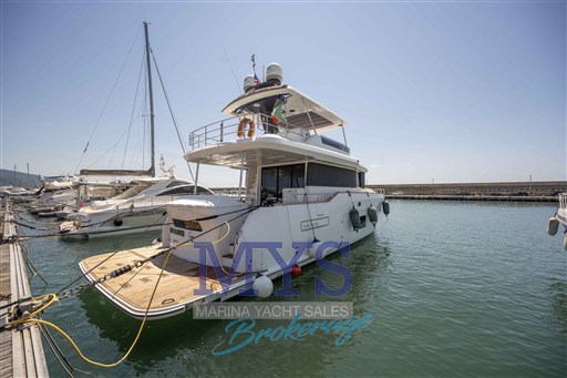 SIRENA YACHT 58' FLY HT (1)