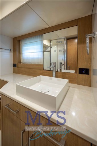 SIRENA YACHT 58' FLY HT (6)