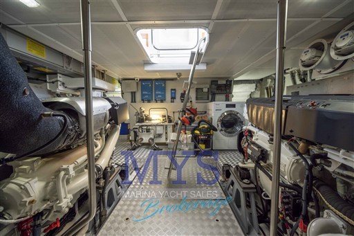 SIRENA YACHT 58' FLY HT (22)