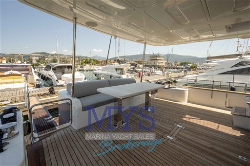 SIRENA YACHT 58' FLY HT (19)