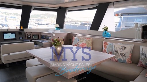 FOUNTAINE PAJOT 67 POWER (7)