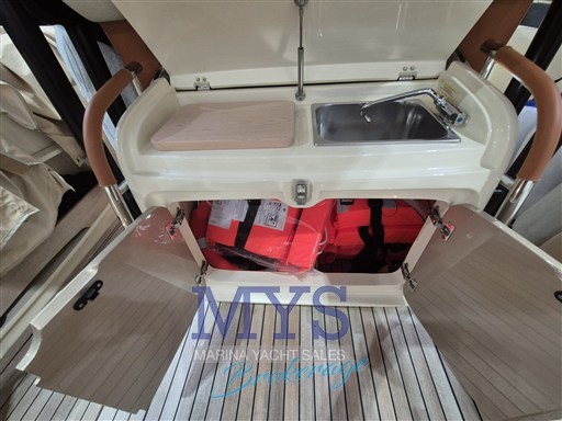 INVICTUS 280 GT (14)