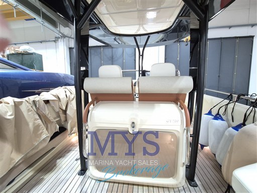 INVICTUS 280 GT (18)