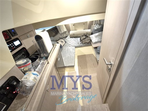 INVICTUS 280 GT (38)