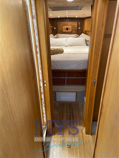 BERTRAM 37 CONVERTIBLE (126)