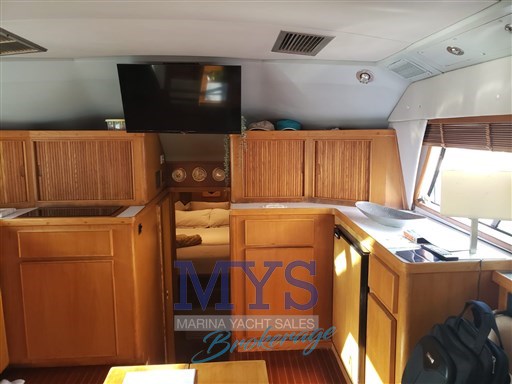 BERTRAM 37 CONVERTIBLE (106)