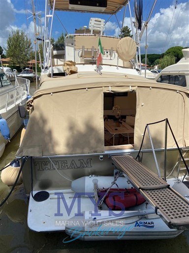 BERTRAM 37 CONVERTIBLE (161)