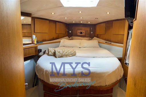 BERTRAM 37 CONVERTIBLE (45)
