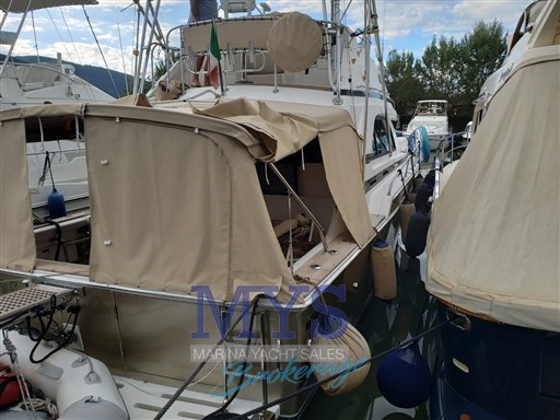 BERTRAM 37 CONVERTIBLE (86)