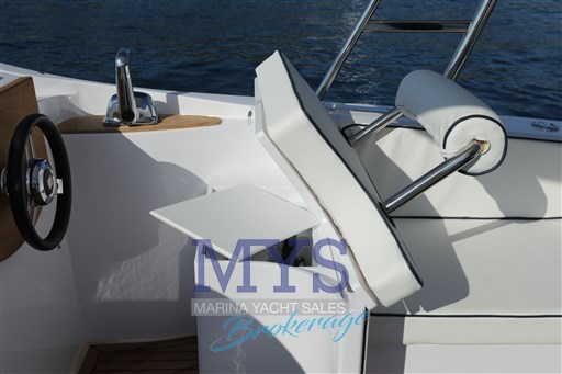 MA.MI 28' T Top (18)