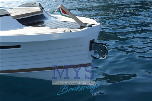 MA.MI 28' T Top (16)