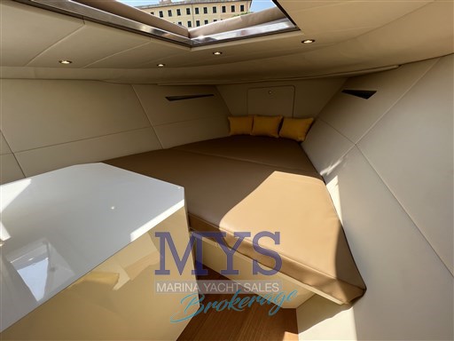 MA.MI 28' T Top(67)