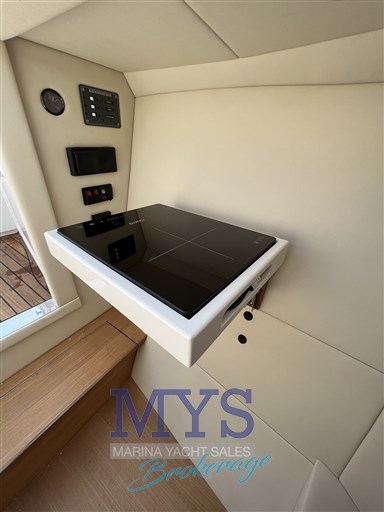 MA.MI 28' T Top(66)