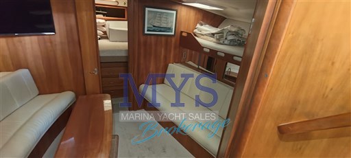Luhrs 40 open