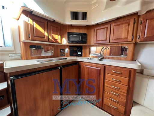 Luhrs 40 open