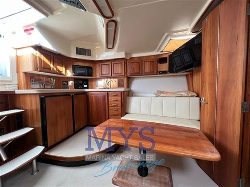 Luhrs 40 open