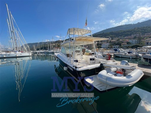 Luhrs 40 open