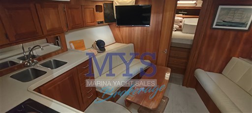 Luhrs 40 open