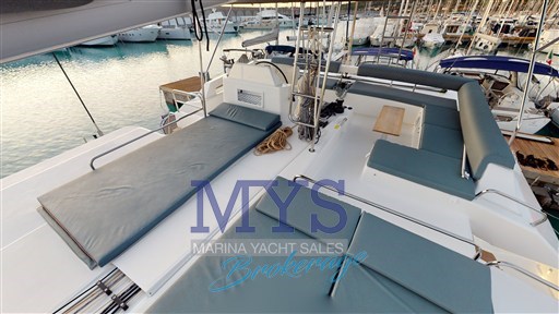48-DUFOUR-CATAMARANS-10292021_164044