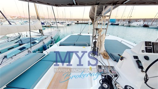 48-DUFOUR-CATAMARANS-10272021_193847