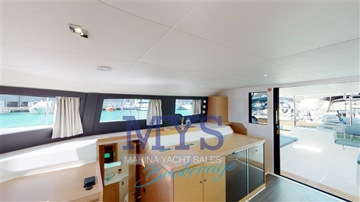 48-DUFOUR-CATAMARANS-10272021_192736