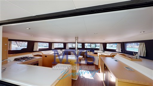 48-DUFOUR-CATAMARANS-10272021_192213